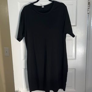 Black swing dress short sleeved